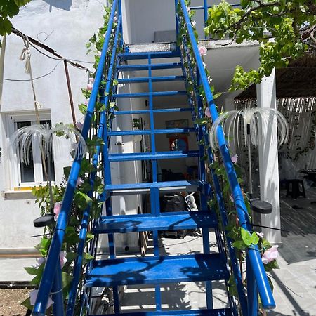 Gezos Apartment Himare Luaran gambar