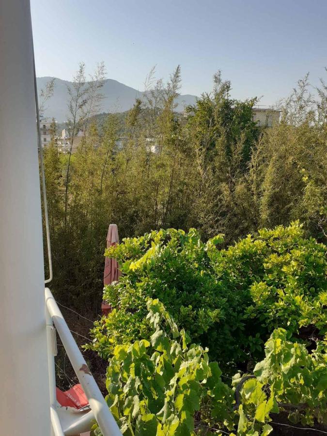 Gezos Apartment Himare Luaran gambar
