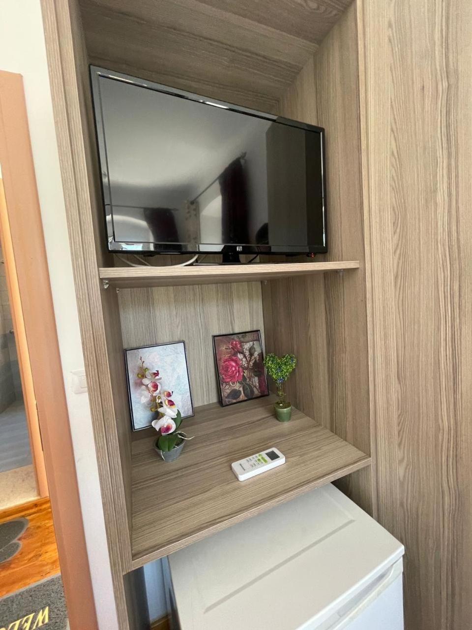 Gezos Apartment Himare Luaran gambar