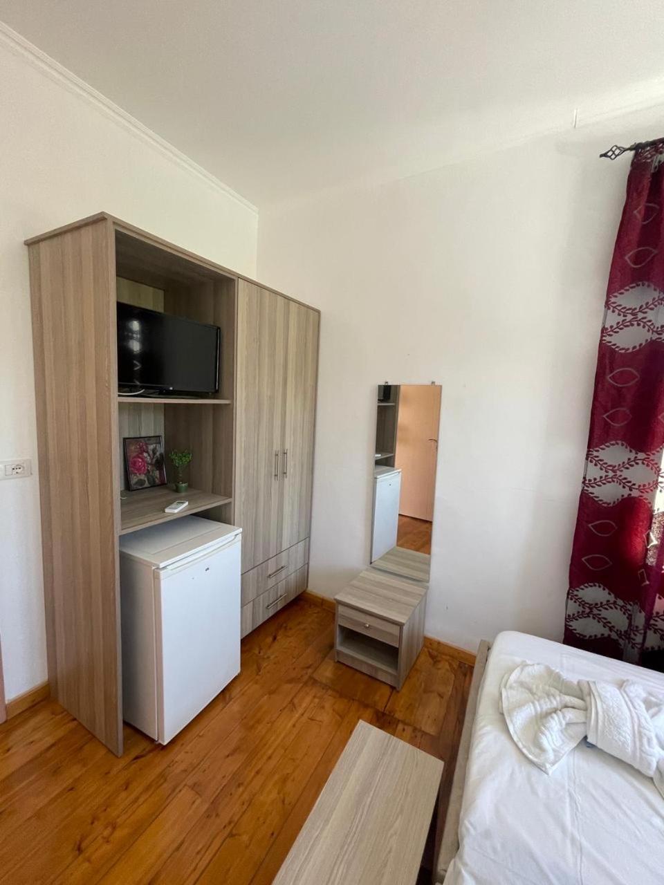 Gezos Apartment Himare Luaran gambar