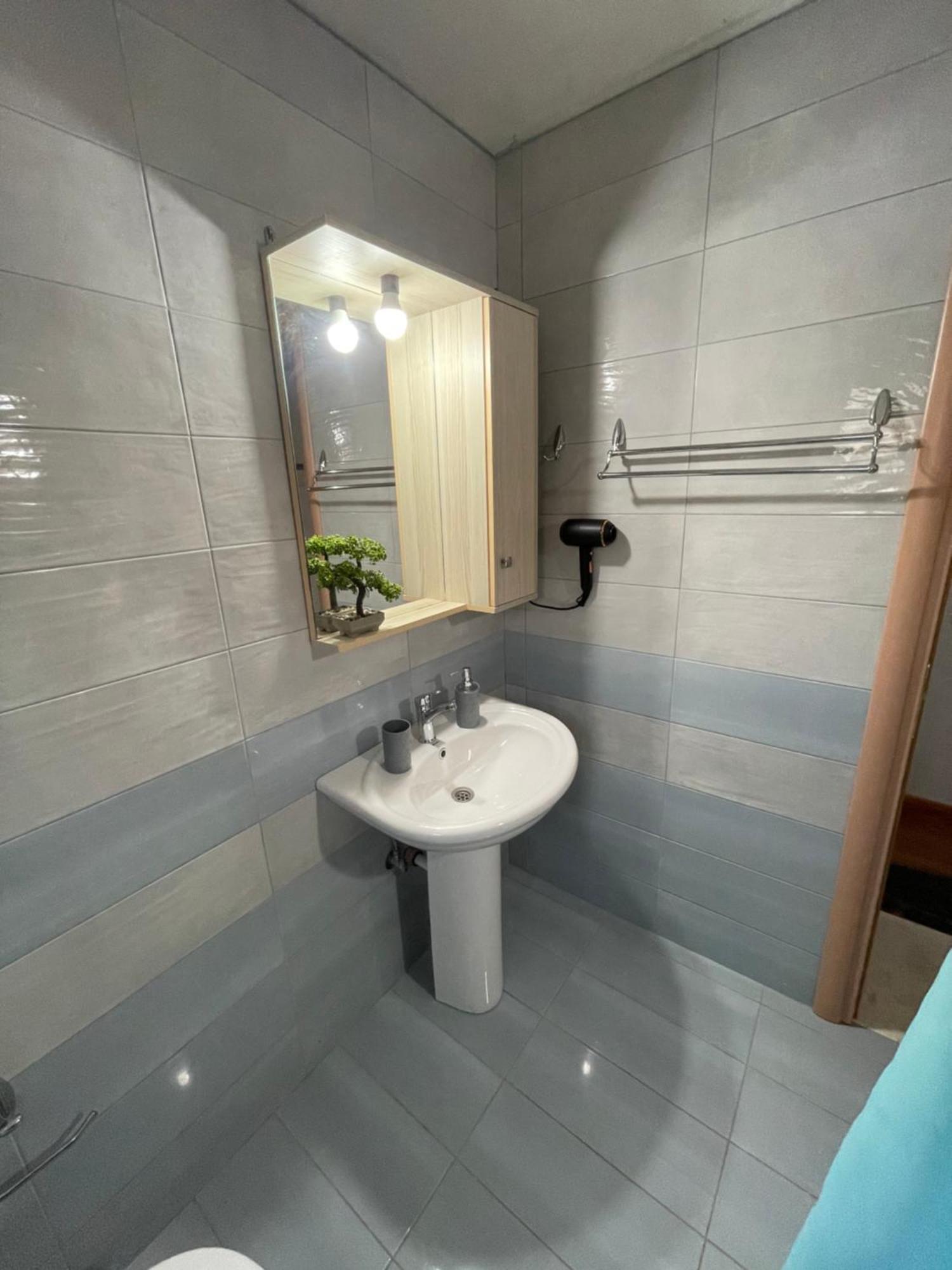 Gezos Apartment Himare Luaran gambar