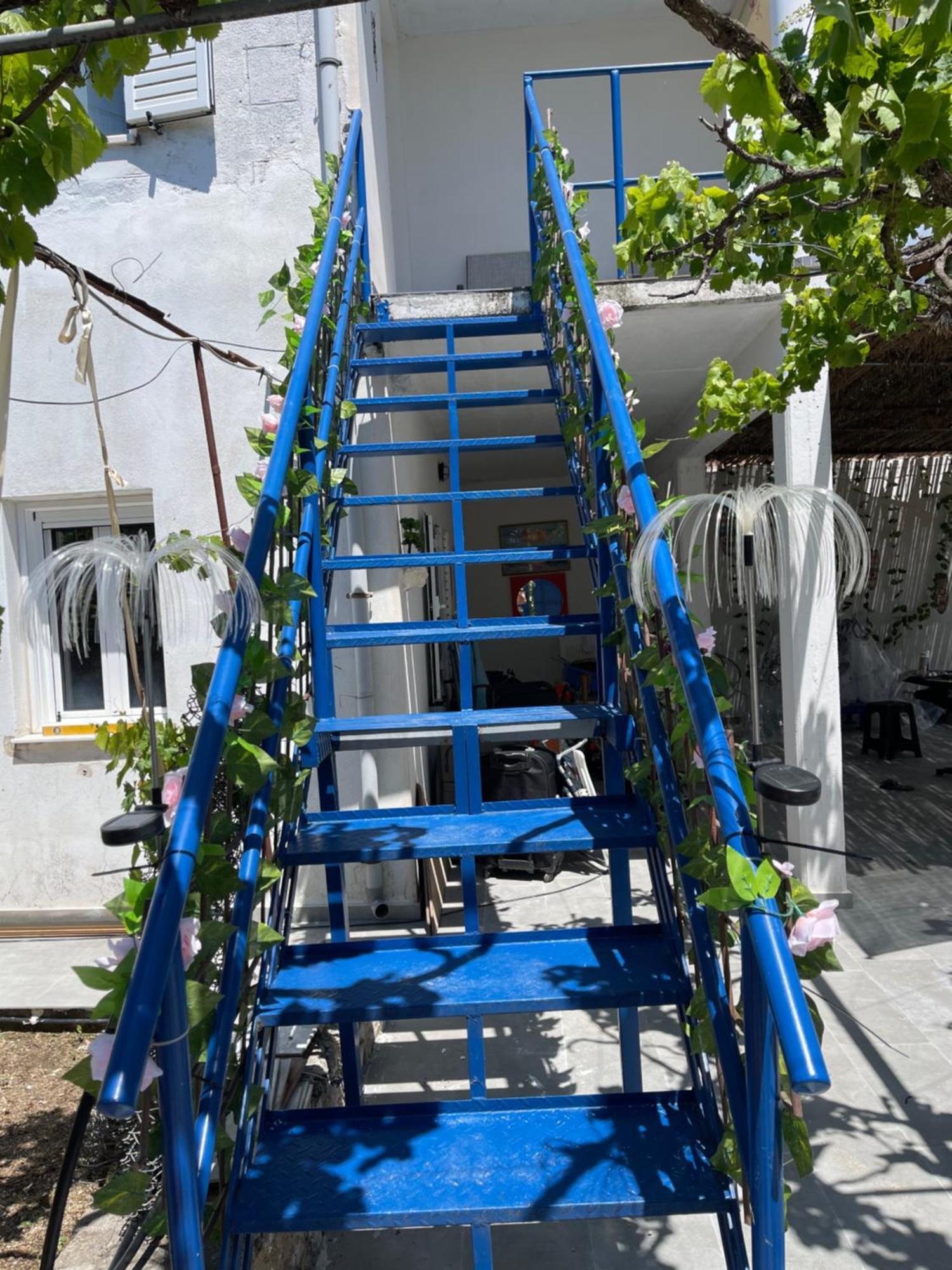 Gezos Apartment Himare Luaran gambar