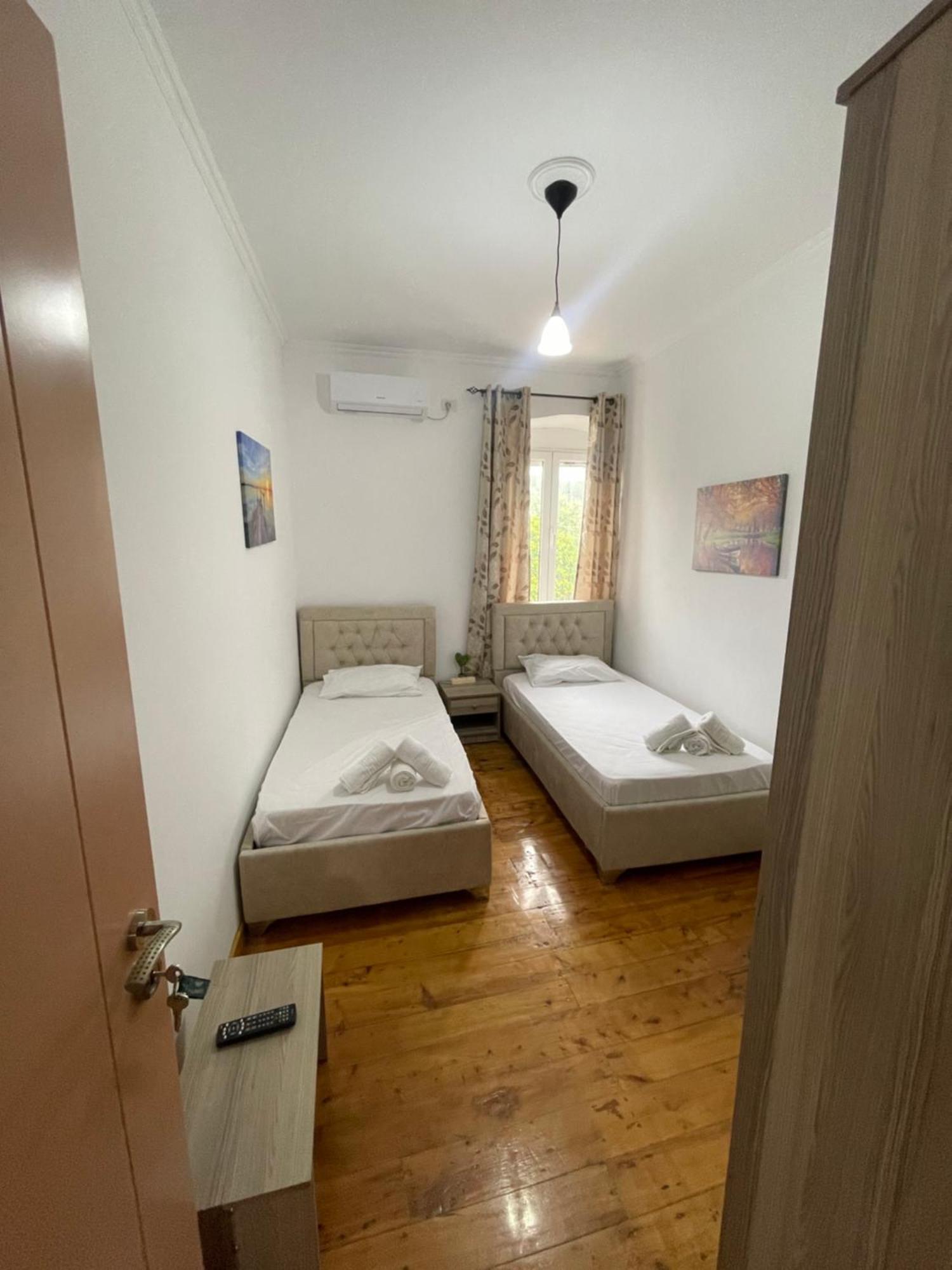 Gezos Apartment Himare Luaran gambar